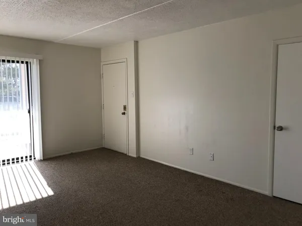 $1,500 | 6113 Hilltop Drive, Unit PARKVIEW, Brookhaven, PA 19015