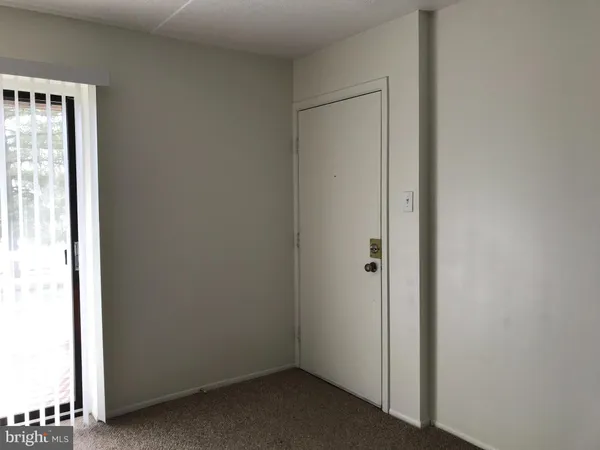 $1,500 | 6113 Hilltop Drive, Unit PARKVIEW, Brookhaven, PA 19015