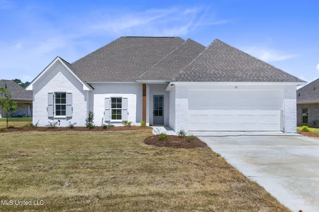 $339,999 | 119 Hunter's Way, Canton, MS 39046
