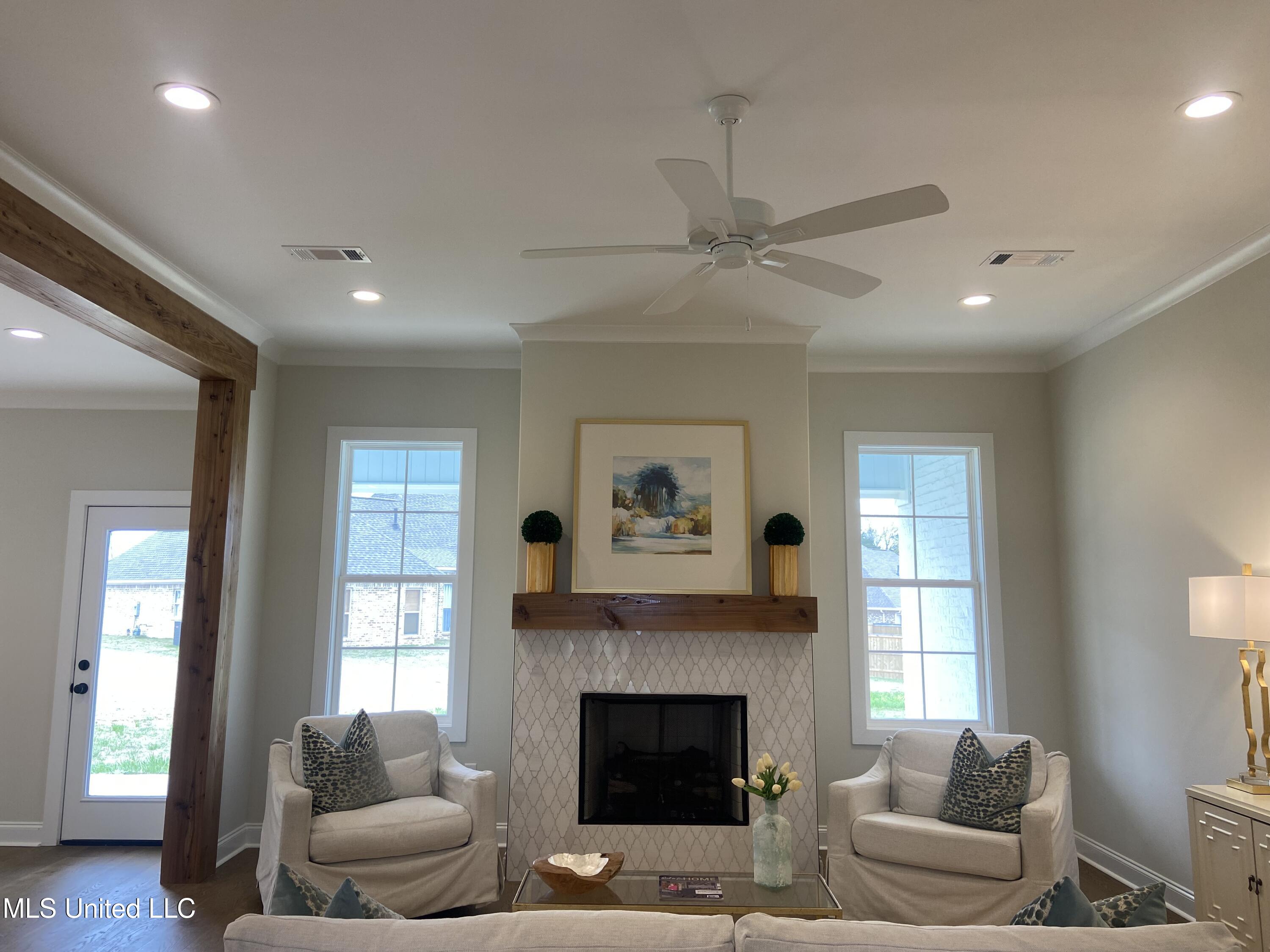 119 Hunter's Way Canton, MS 39046 - Photo 5 of 63 IMG_1109