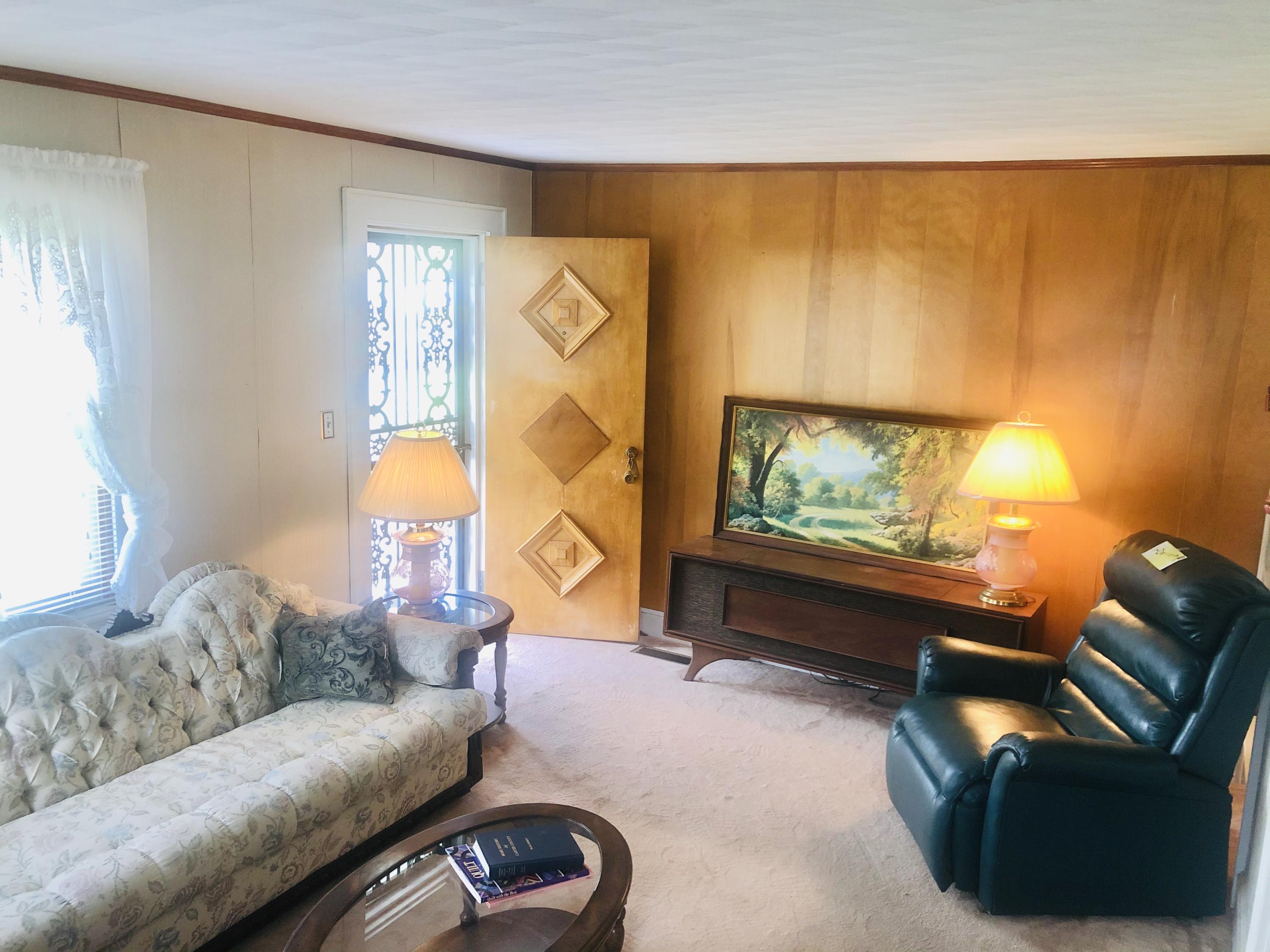 2424 Bob Little Road Elizabethton, TN 37643 - Photo 5 of 51 77C65A0D-F93A-4420-A818-A6E65E2580EC