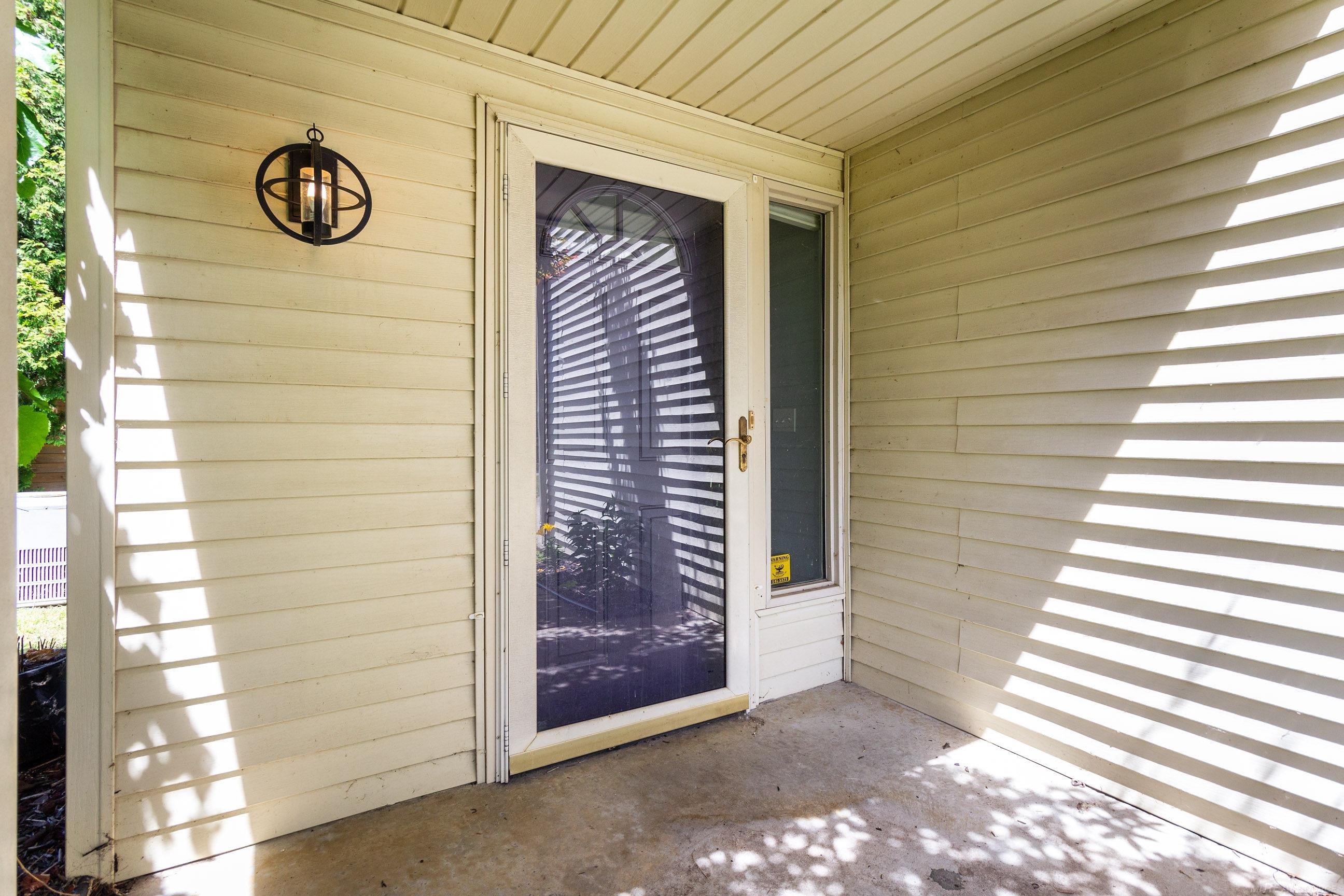 3844 Mapleleaf Road Waterford, MI 48328 - Photo 2 of 48 50145551-4804005e-b3e4-4040-b944-9dc30d935e04.JPG