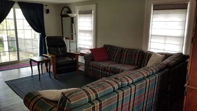 $780,000 | 2536 Old Glenview Road, Wilmette, IL 60091