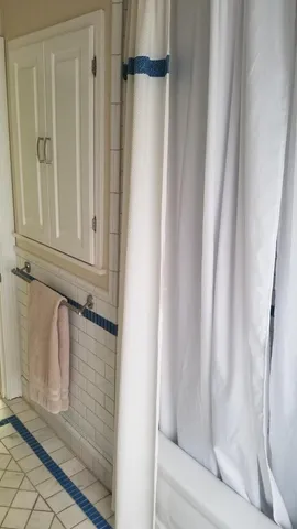 $780,000 | 2536 Old Glenview Road, Wilmette, IL 60091