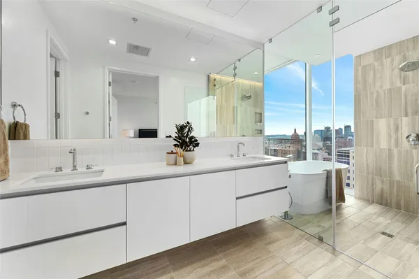 $1,950,000 | 313 West 17th Street, Unit 1807, Austin, TX 78701