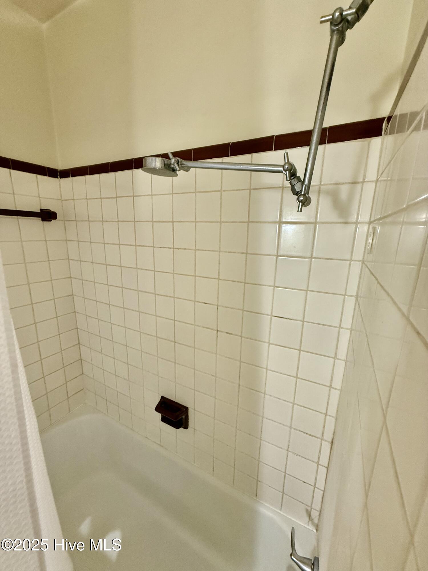 110 North Main Street Colerain, NC 27924 - Photo 19 of 31 Tub/shower combo