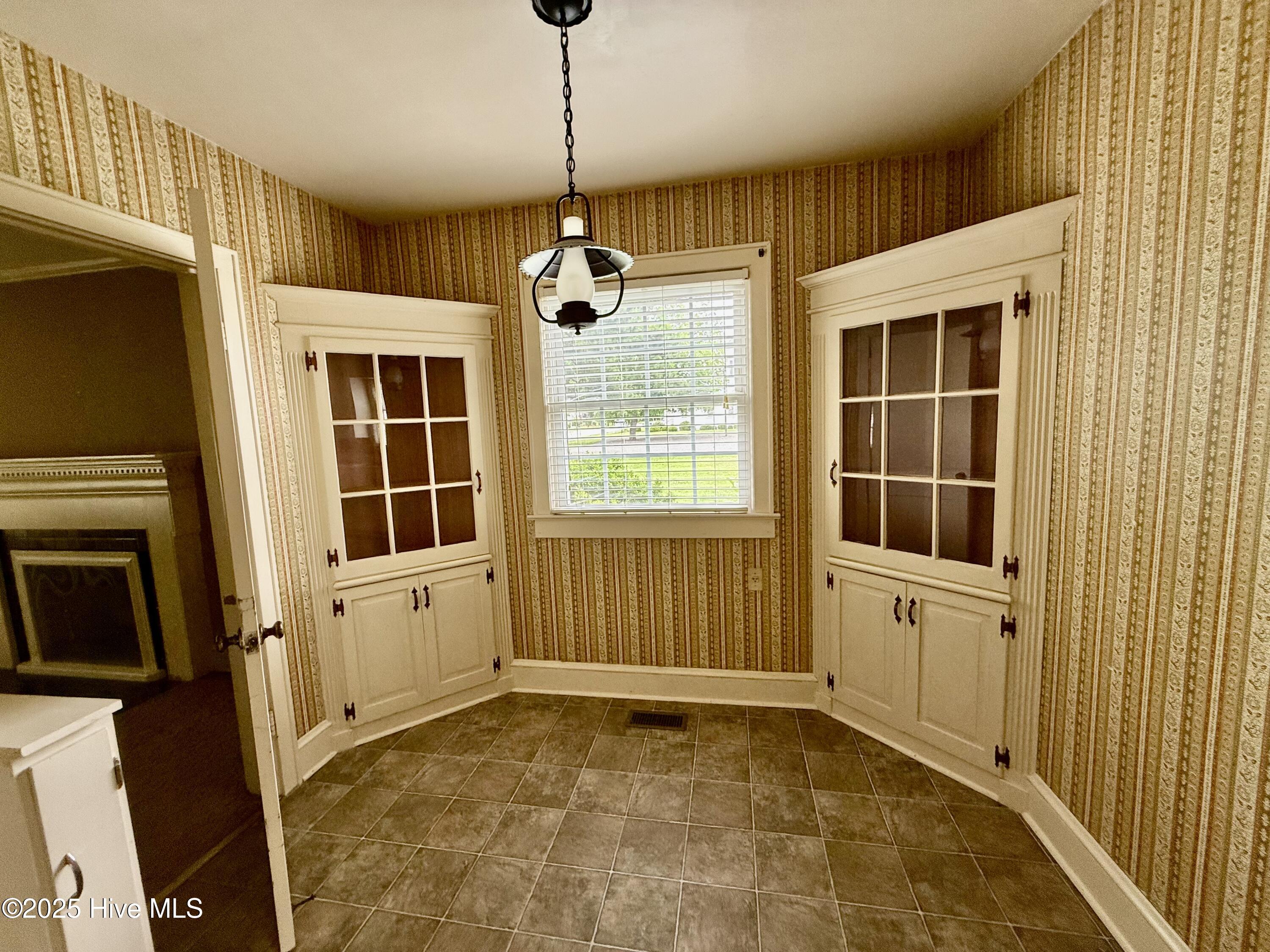 110 North Main Street Colerain, NC 27924 - Photo 5 of 31 Dining area w built in display cabinets.
