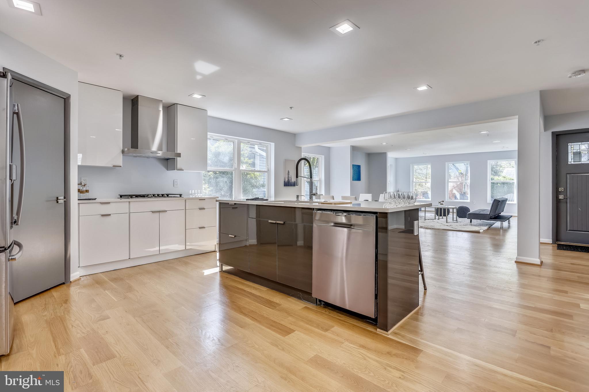 101 Ritchie Avenue Silver Spring, MD 20910 - Photo 5 of 18
