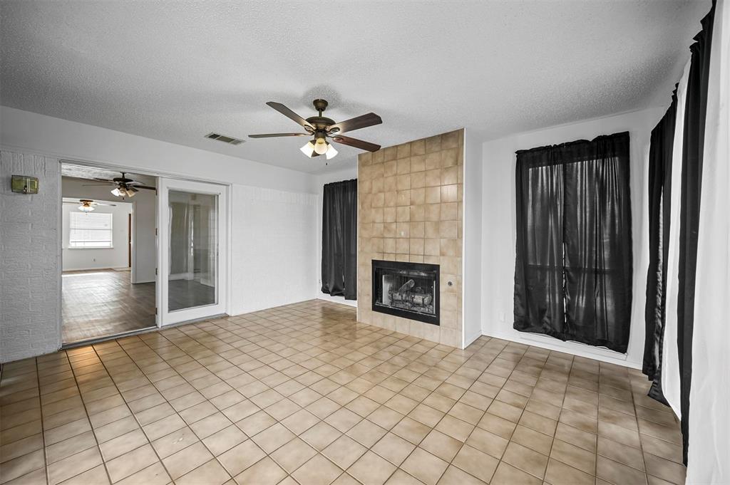 2018 South Center Street Arlington, TX 76010 - Photo 10 of 17