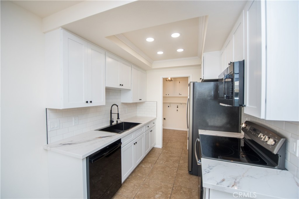 811 Pillar Point Way Oceanside, CA 92058 - Photo 6 of 28