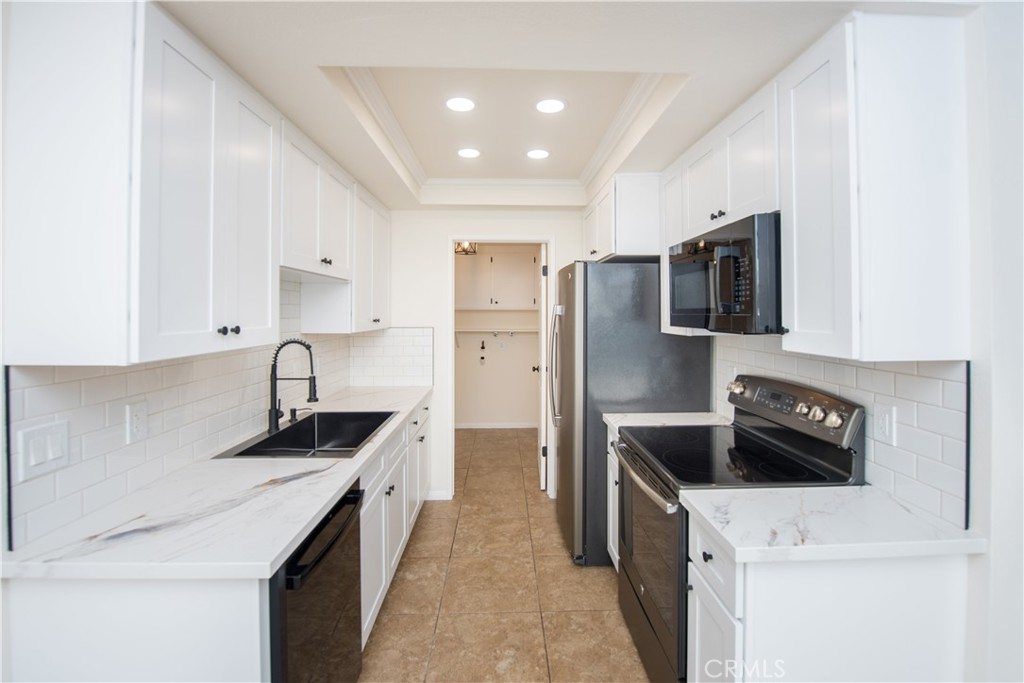 811 Pillar Point Way Oceanside, CA 92058 - Photo 8 of 28