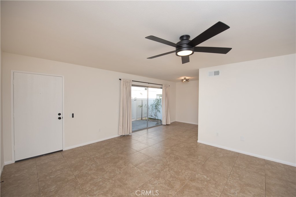 811 Pillar Point Way Oceanside, CA 92058 - Photo 10 of 28