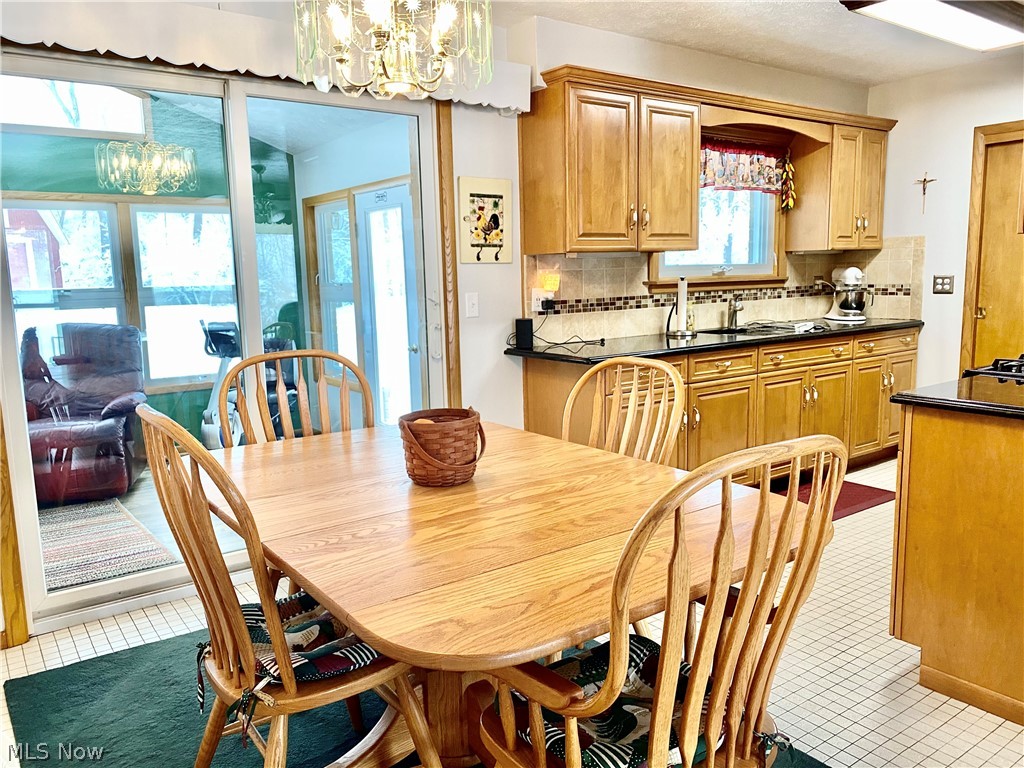 4556 Roop Avenue Barberton, OH 44203 - Photo 7 of 22 Gallery Image 7