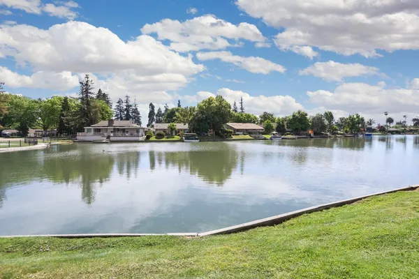$179,999 | 3702 West Benjamin Holt Drive, Unit 20, Stockton, CA 95219