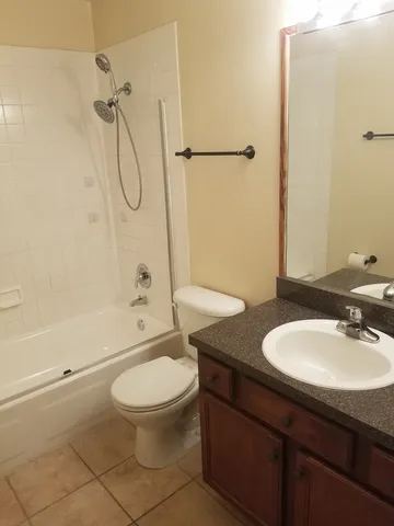 $1,600 | 5854 Forest View Road, Unit C, Lisle, IL 60532