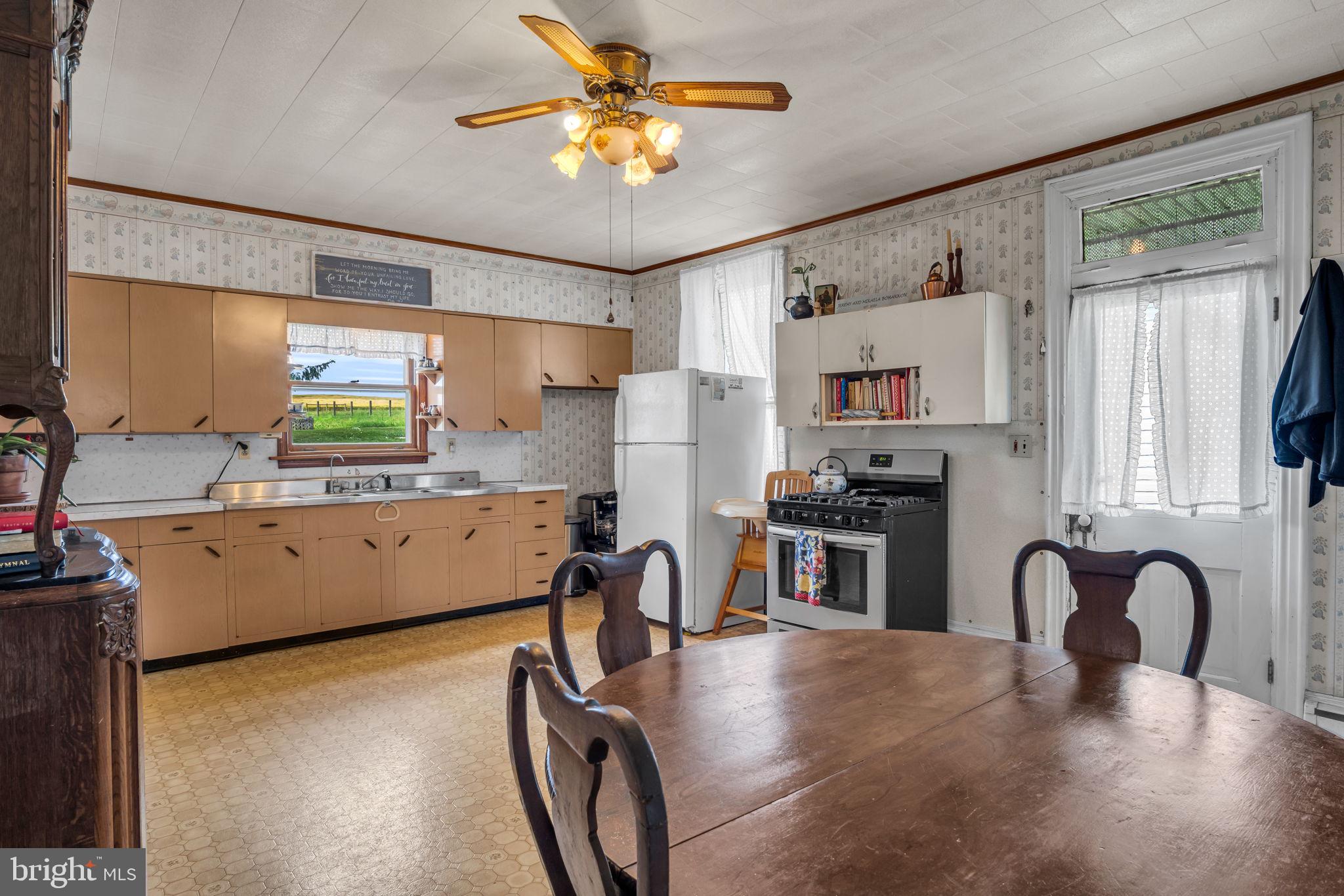 5987 Altenwald Road Waynesboro, PA 17268 - Photo 3 of 34 Gallery Image 3