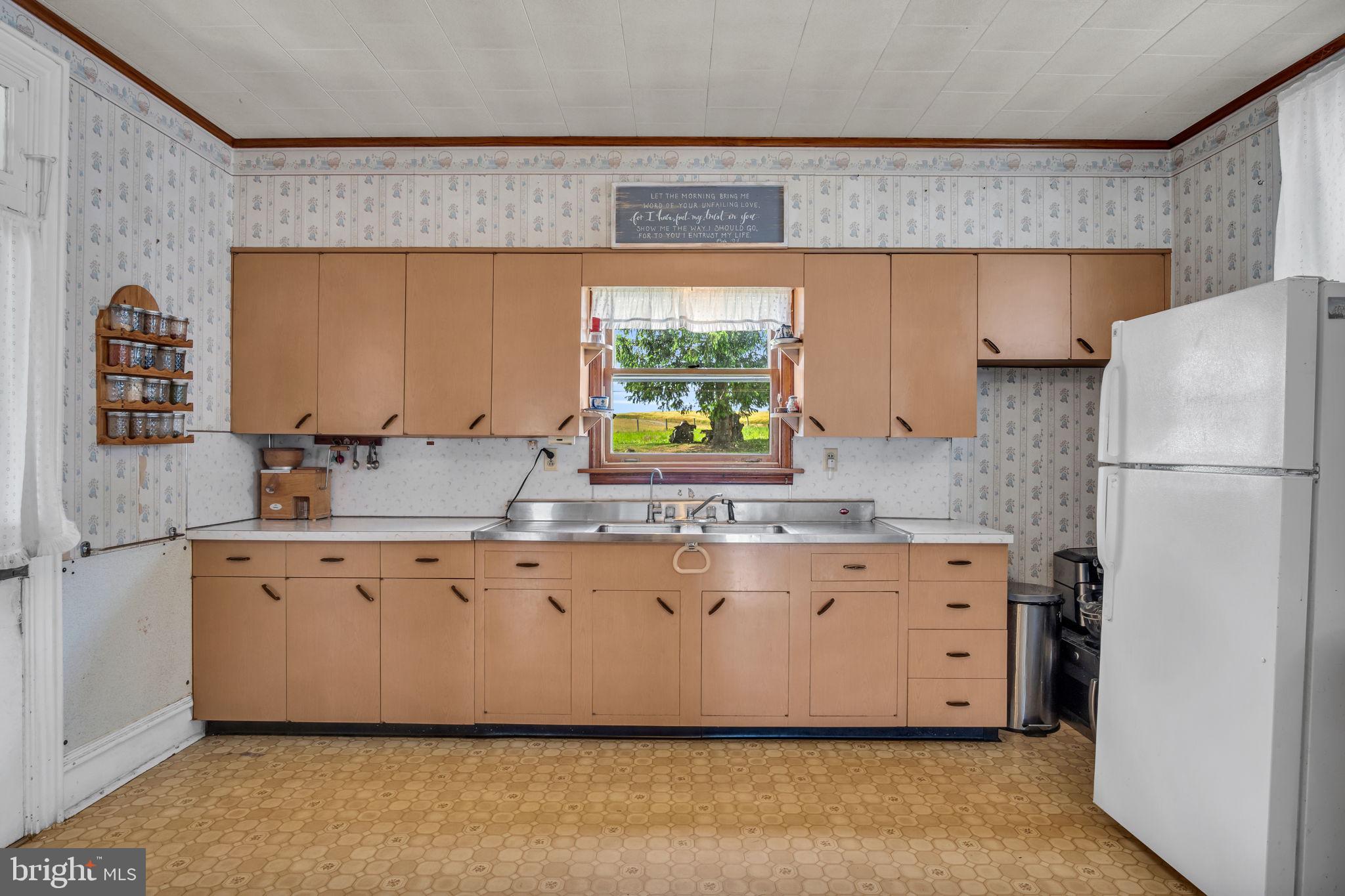 5987 Altenwald Road Waynesboro, PA 17268 - Photo 4 of 34 Gallery Image 4