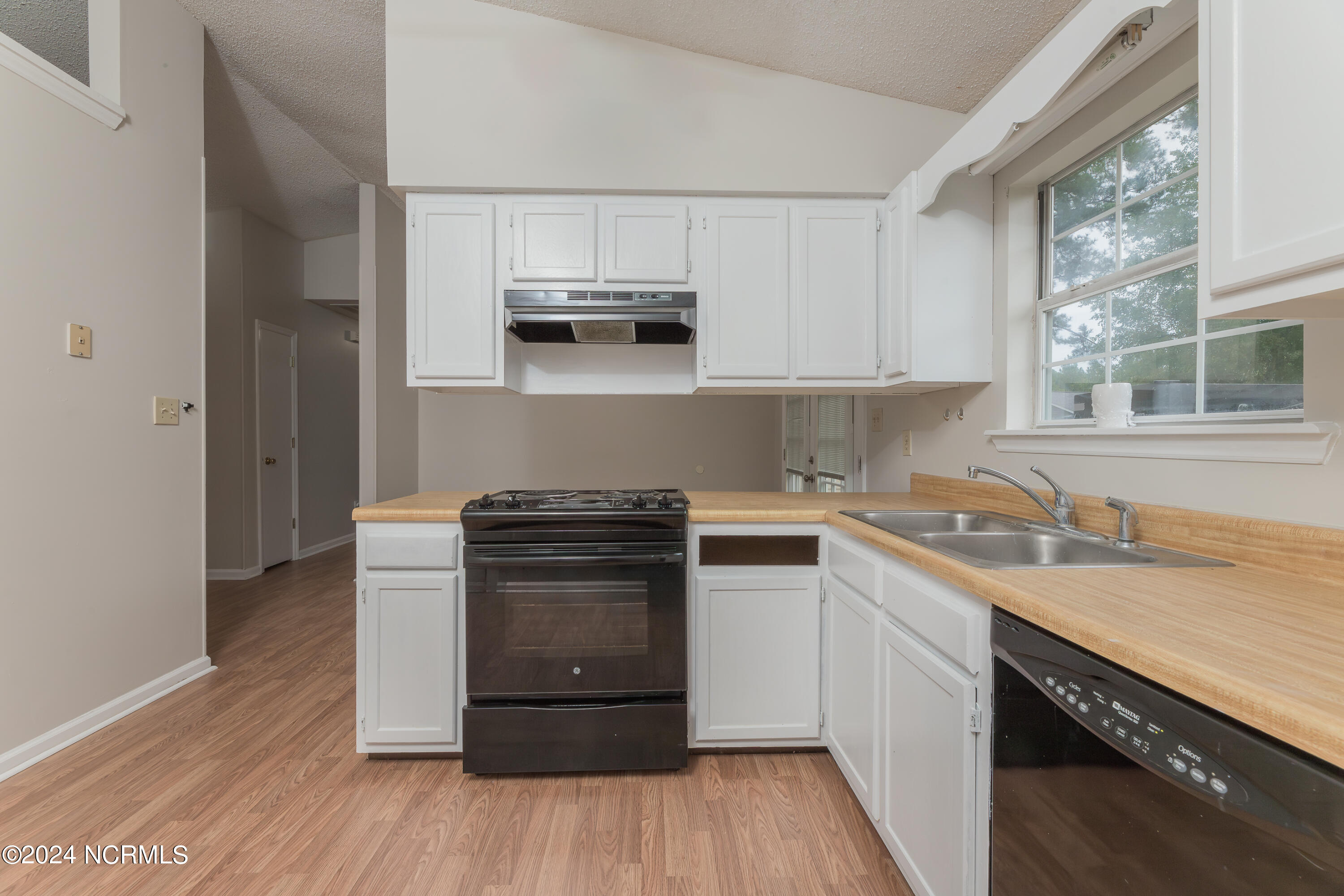 313 Timber Ridge Drive Hubert, NC 28539 - Photo 16 of 55 Kitchen