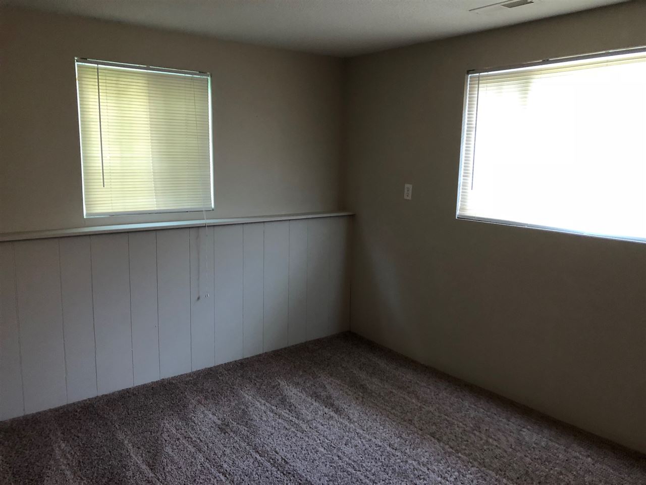 1610 Sunset Drive Rochester, IN 46975 - Photo 8 of 14