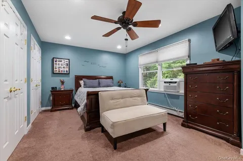 $749,999 | 7 Maple Avenue, Holbrook, NY 11741