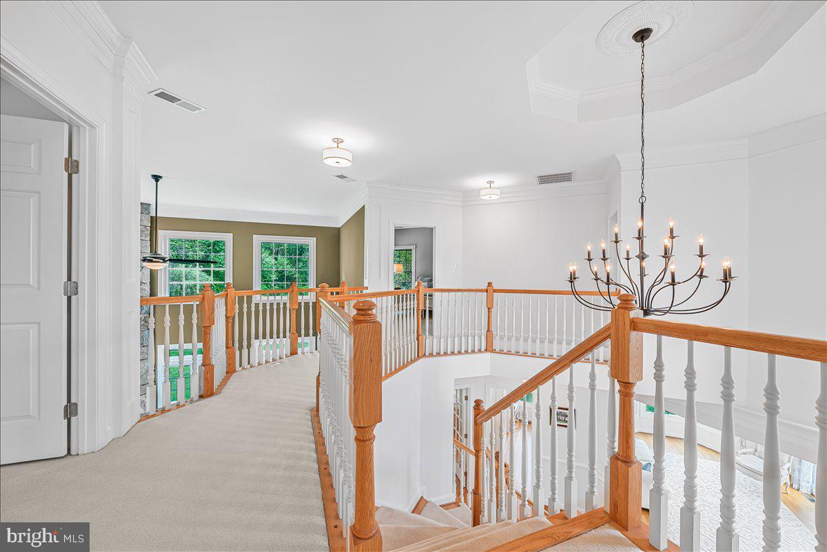 9653 Watkins Road Gaithersburg, MD 20882 - Photo 41 of 70 Upper landing