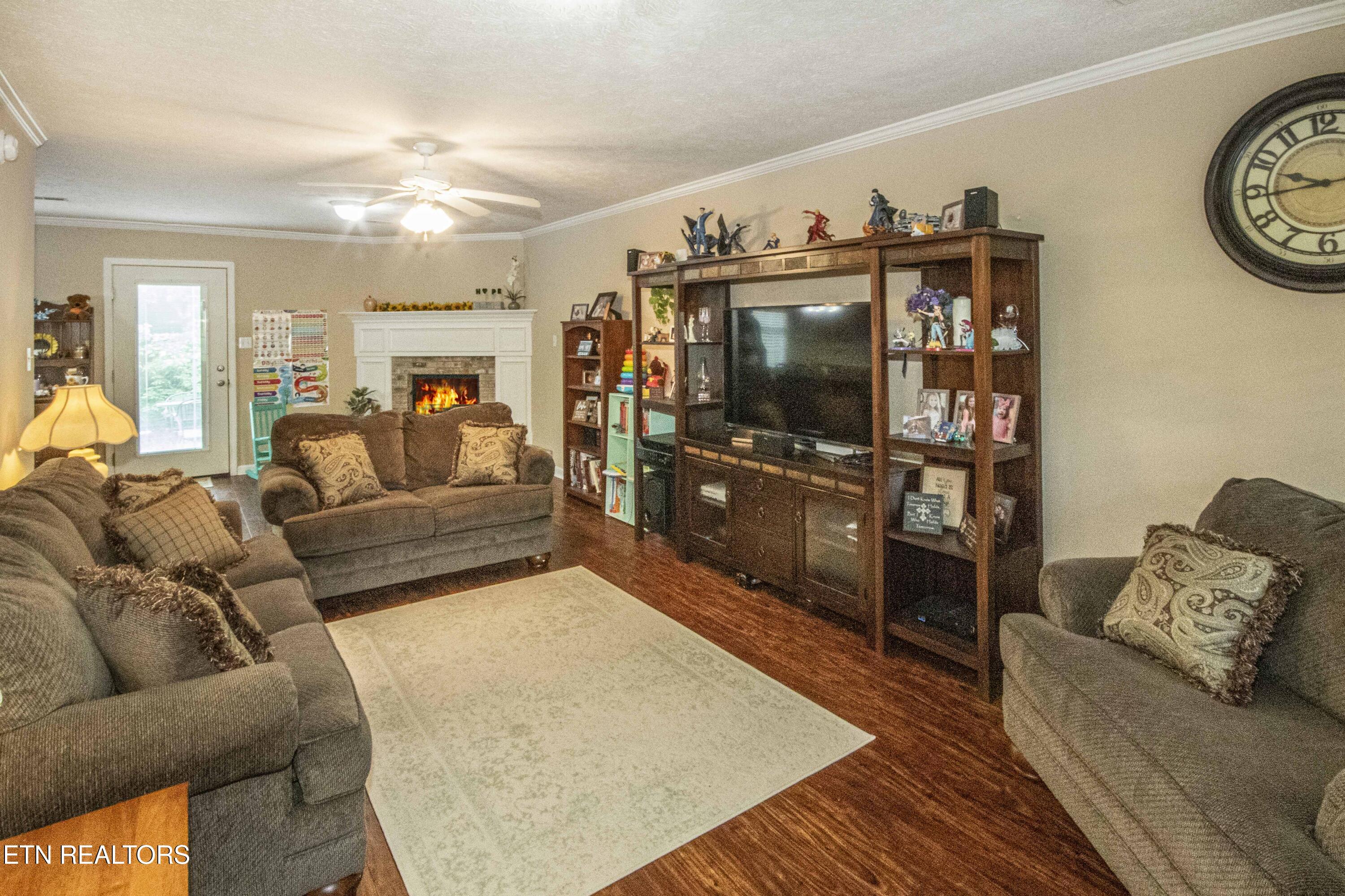 198 Nicely Trail Powell, TN 37849 - Photo 4 of 37 V19A1560