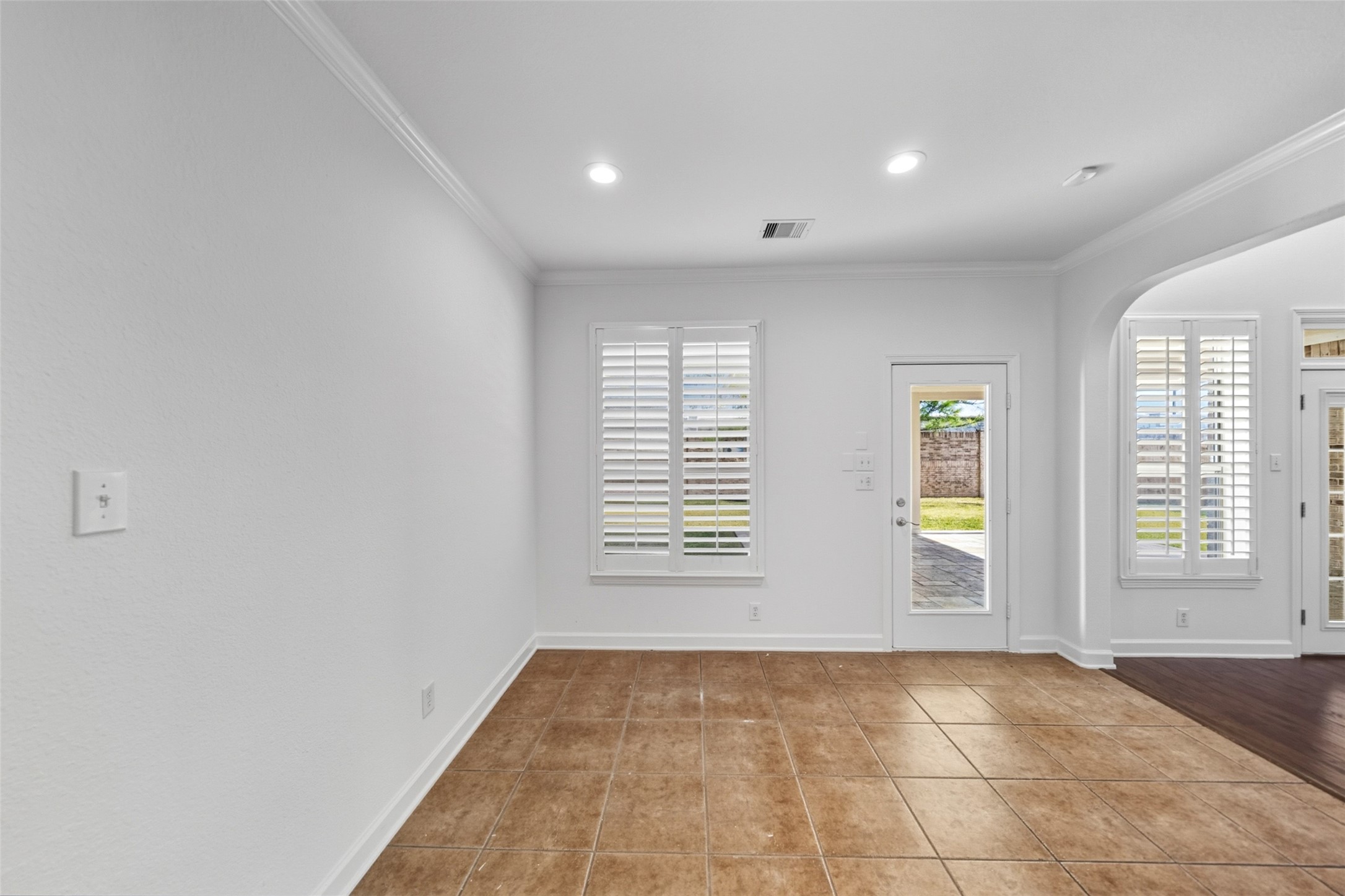 3103 Trail Ridge Drive Pearland, TX 77584 - Photo 10 of 35 an empty room with windows