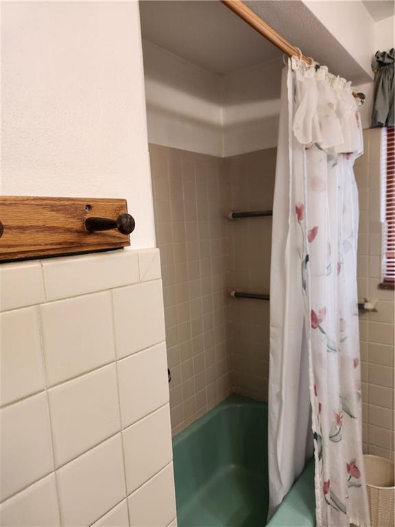 5330 Greensburg Road Apollo, PA 15613 - Photo 26 of 39 a bathroom with a shower