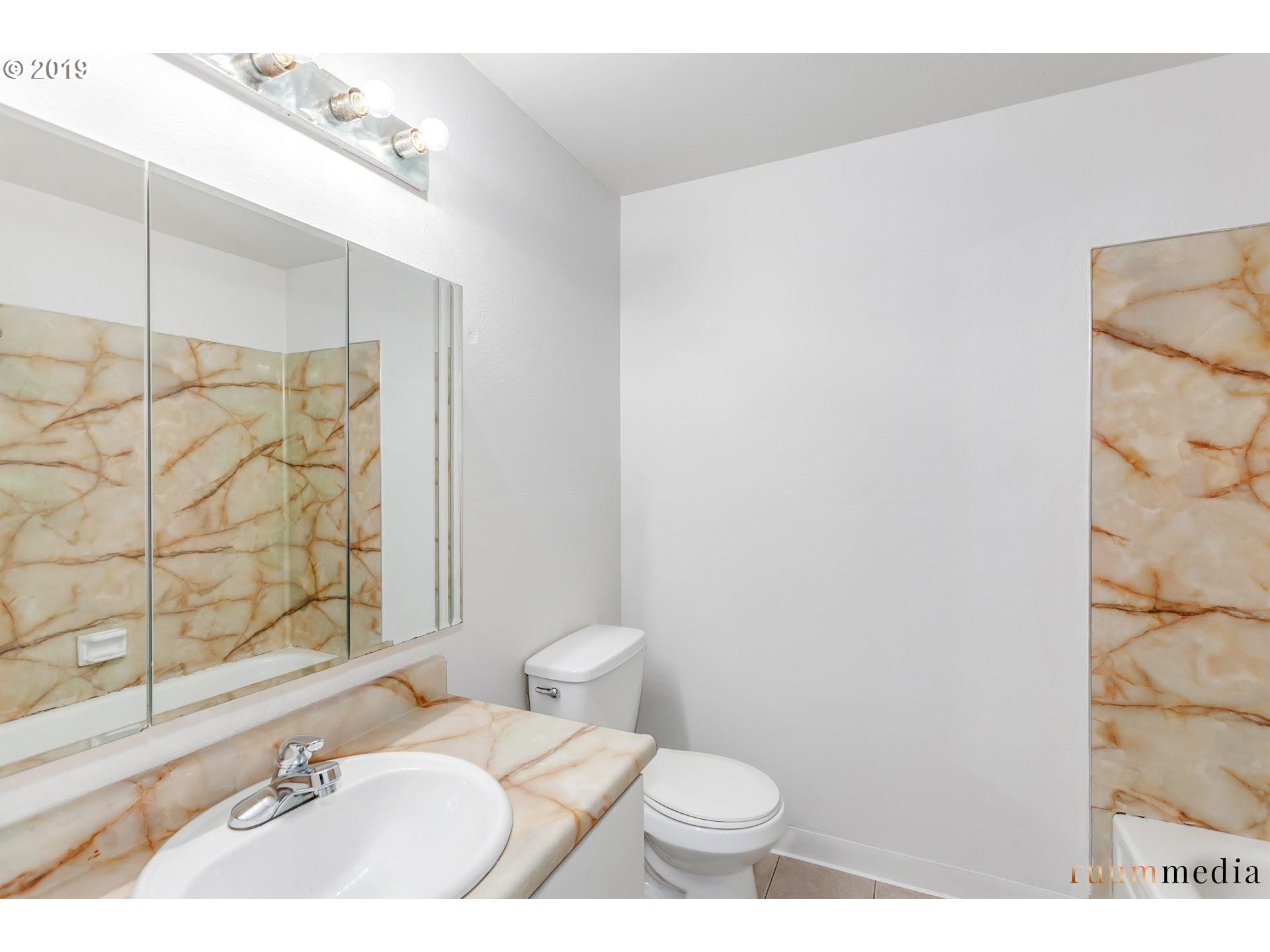 12618 Northwest Barnes Road, Unit 1 Portland, OR 97229 - Photo 11 of 16 Gallery Image 11