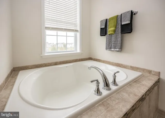 $825,000 | 1225 Caitlin Way, New Castle, DE 19720