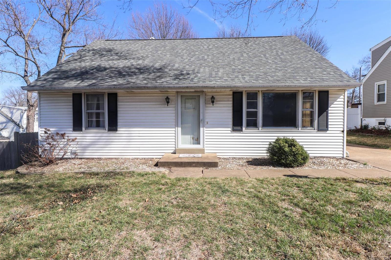 10318 Baptist Church Road St. Louis, MO 63123 - Photo 3 of 31