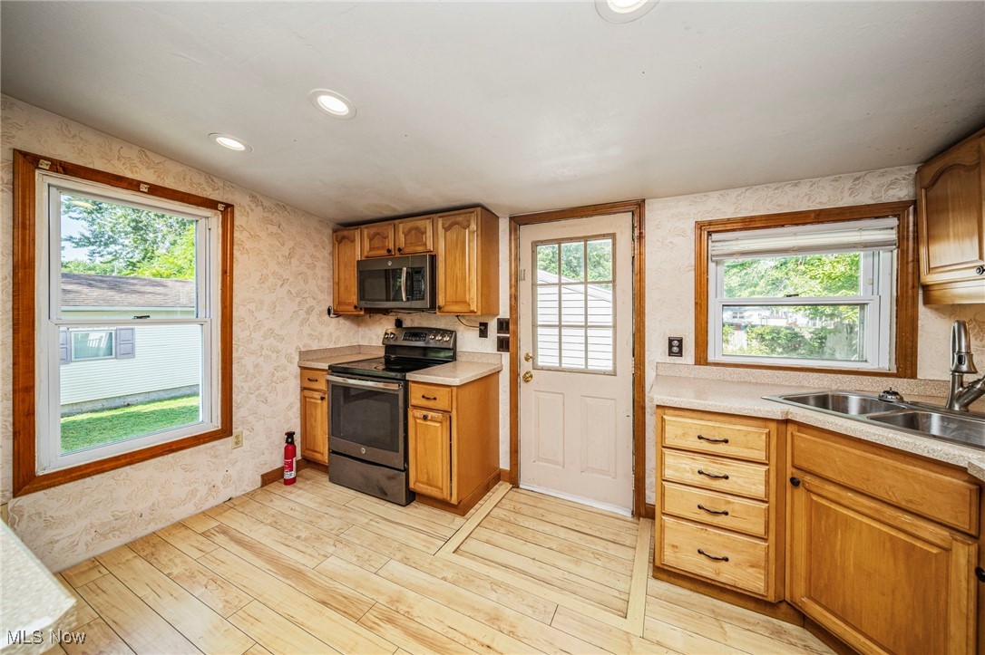 474 1st Street Geneva, OH 44041 - Photo 10 of 35
