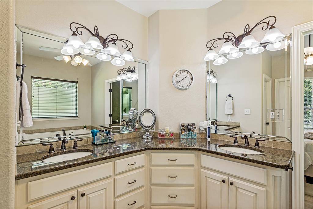 207 Overton Ridge Circle Weatherford, TX 76088 - Photo 15 of 25