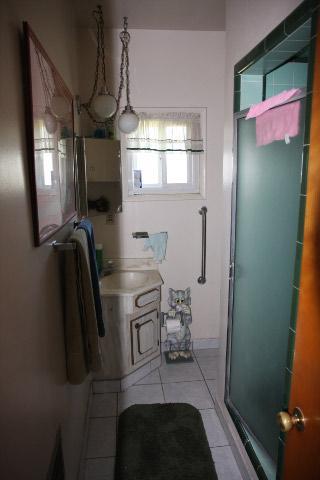 182 Elm Avenue Reedley, CA 93654 - Photo 8 of 21 Gallery Image 8