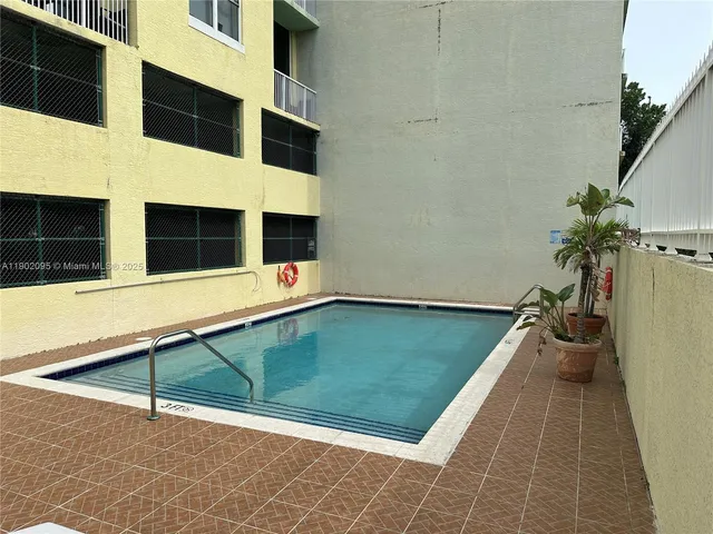 $1,900 | Overtown, Miami, FL 33136