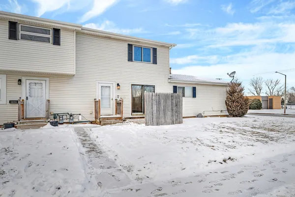 $185,000 | 1113 Gael Drive, Unit B, Joliet, IL 60435