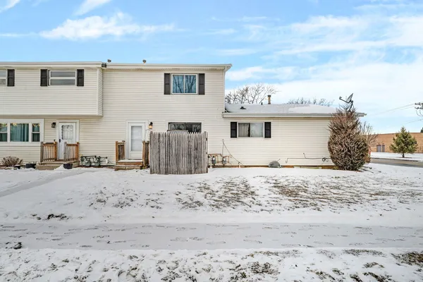 $185,000 | 1113 Gael Drive, Unit B, Joliet, IL 60435