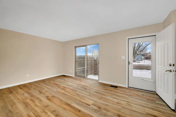 $185,000 | 1113 Gael Drive, Unit B, Joliet, IL 60435