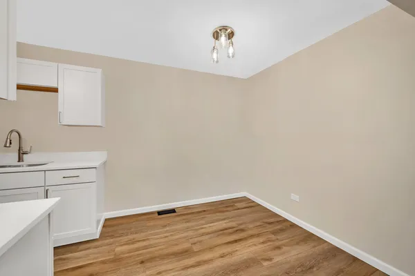 $185,000 | 1113 Gael Drive, Unit B, Joliet, IL 60435