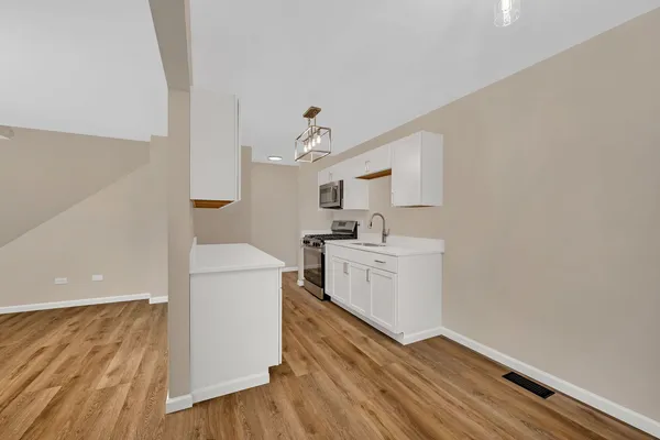 $185,000 | 1113 Gael Drive, Unit B, Joliet, IL 60435