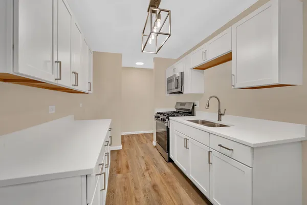 $185,000 | 1113 Gael Drive, Unit B, Joliet, IL 60435