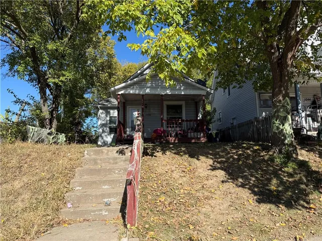 $135,000 | 1050 Barnett Avenue, Kansas City, KS 66102