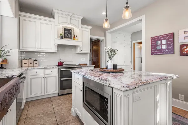 $584,900 | 1124 North State Street, Monticello, IL 61856