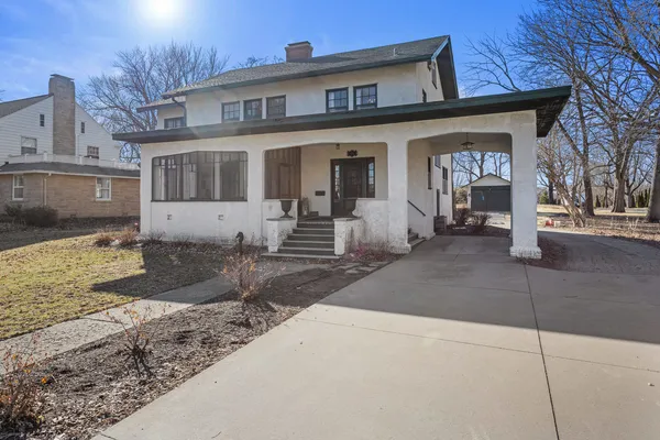 $584,900 | 1124 North State Street, Monticello, IL 61856