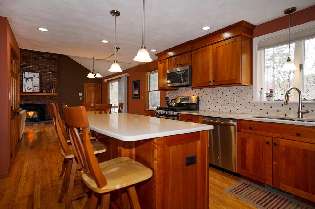 7 Natalie Road Chelmsford, MA 01824 - Photo 8 of 31 Gallery Image 8