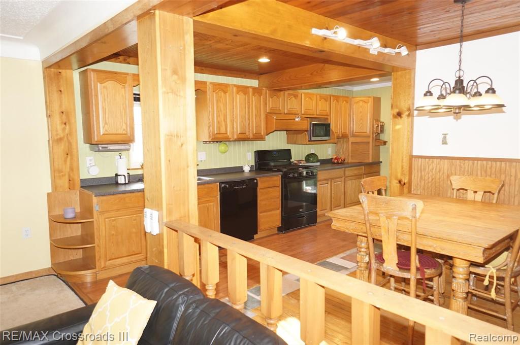 45180 Robson Road Belleville, MI 48111 - Photo 12 of 24