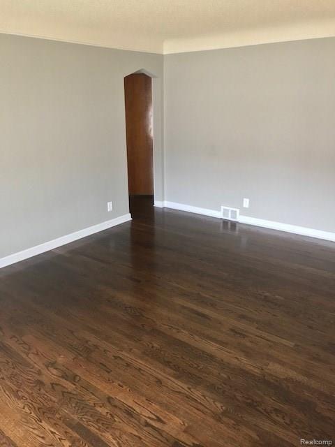 14807 Champaign Road Allen Park, MI 48101 - Photo 3 of 11 IMG_8833.jpg