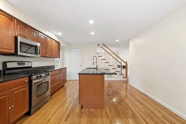 $785,000 | 333 River Street, Unit 1, Waltham, MA 02453