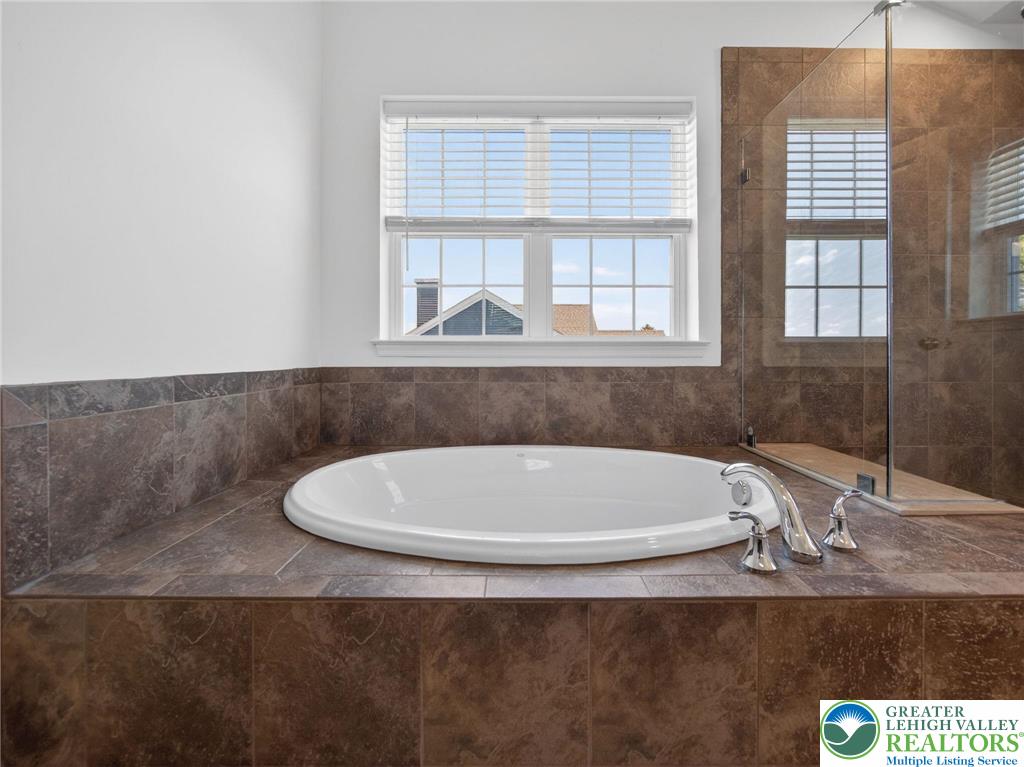 477 Newlins Road East Easton, PA 18040 - Photo 32 of 69 Soaking tub in the MB
