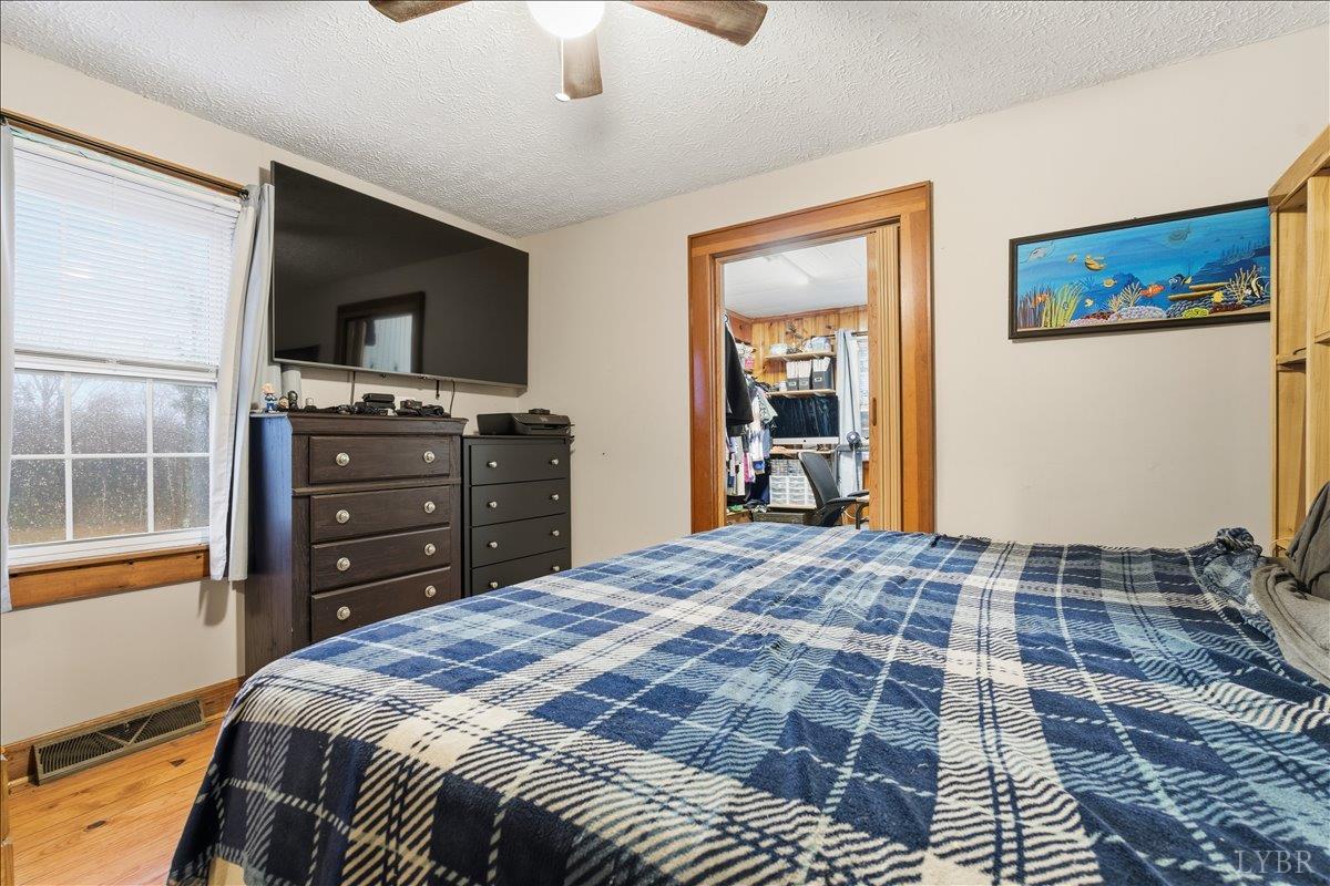 128 Deer View Road Gretna, VA 24557 - Photo 2 of 37 Gallery Image 2